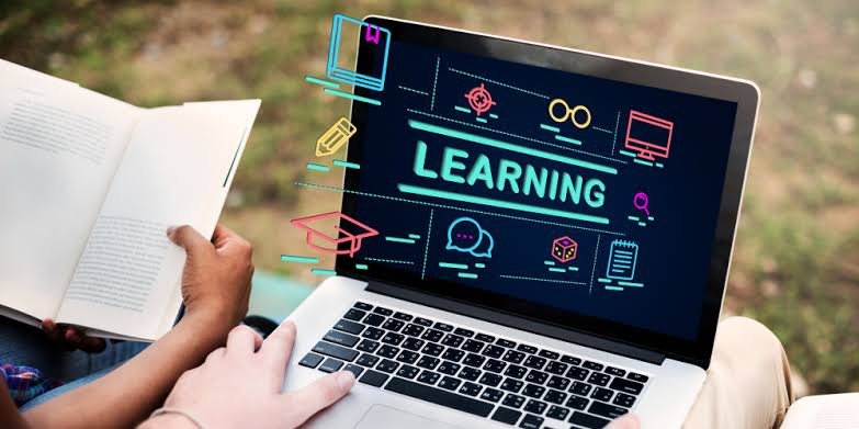 Digital Education in 2026: Pros and Cons You Should Know